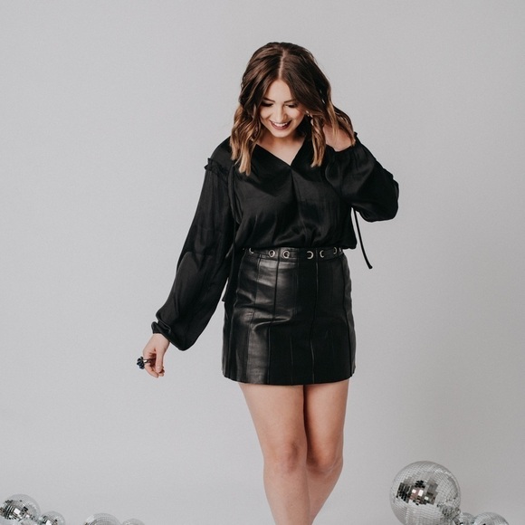 BCBG Maxazria leather mini skirt. So cool! Amazing Condition - Picture 2 of 8